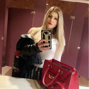 Meet your Posher, Ilona